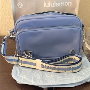 lululemon athletica Crossbody striped wordmark preb/cobb/silver blue 2L